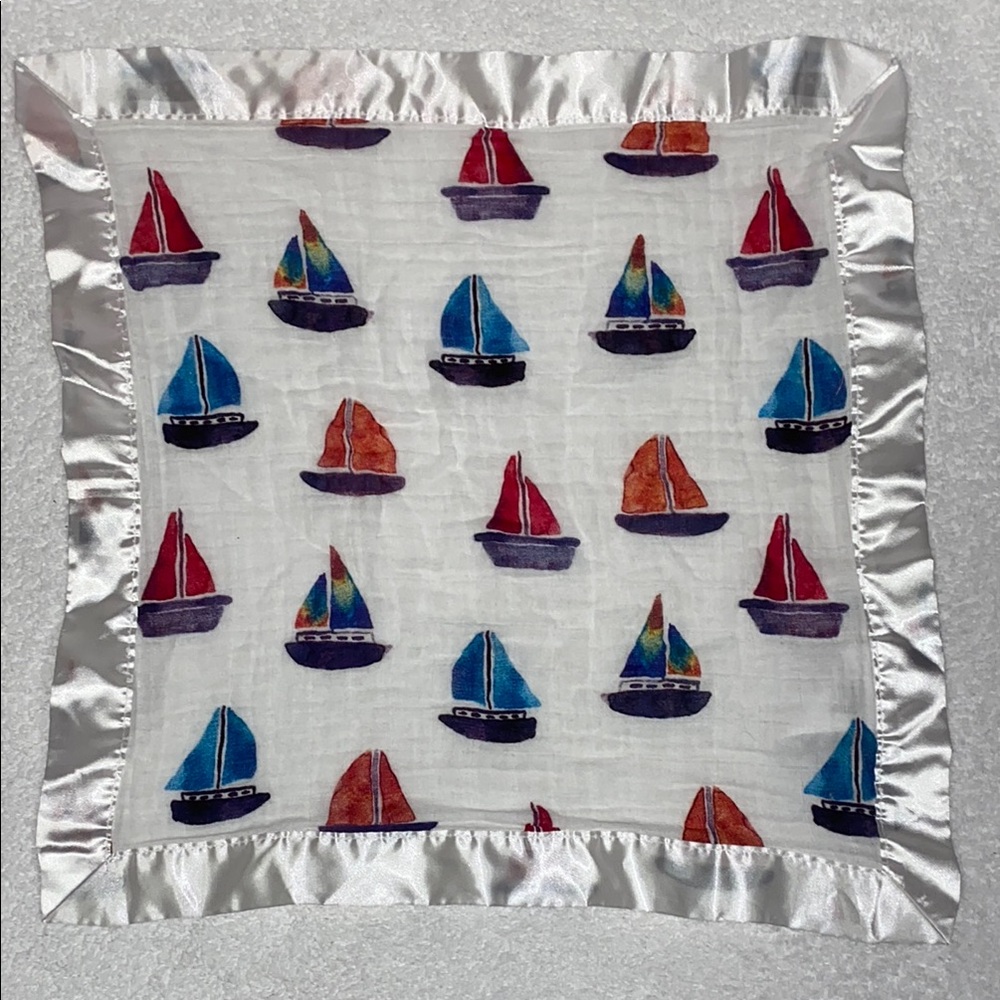 Lulujo muslin satin trimmed Sailboat Print lovey security blanket